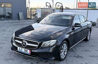Седан Mercedes-Benz E-Class 2017 в 