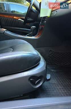Седан Mercedes-Benz E-Class 2004 в 