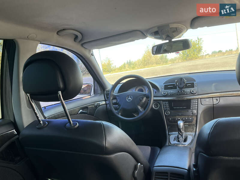 Седан Mercedes-Benz E-Class 2003 в Киеве