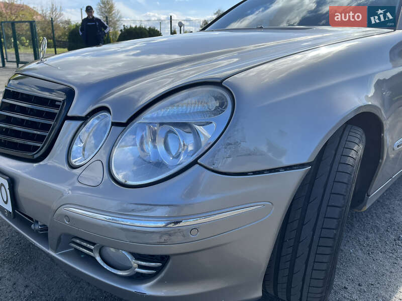 Седан Mercedes-Benz E-Class 2003 в Киеве