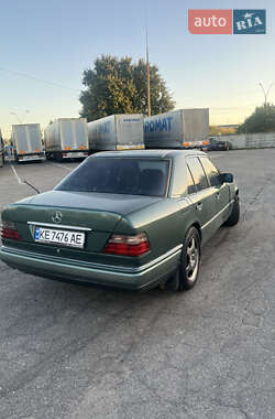 Седан Mercedes-Benz E-Class 1992 в 