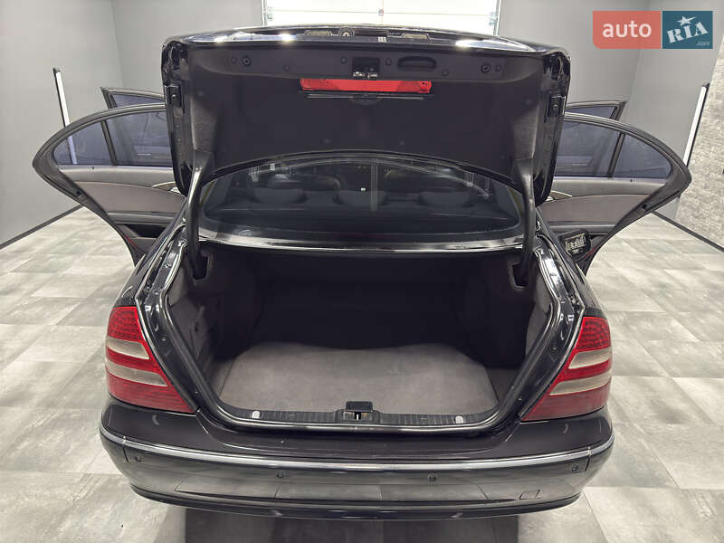 Седан Mercedes-Benz E-Class 2004 в Вараші фото 45 Седан Mercedes-Benz E-Class 2004 в Вараші