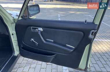 Седан Mercedes-Benz E-Class 1977 в 