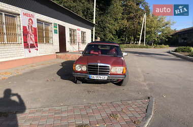 Седан Mercedes-Benz E-Class 1983 в Знаменке
