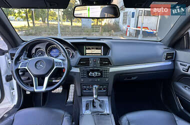 Купе Mercedes-Benz E-Class 2012 в 