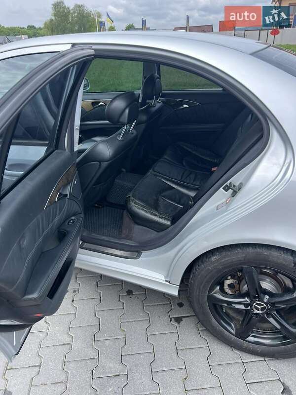 Седан Mercedes-Benz E-Class 2002 в Черновцах