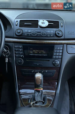 Седан Mercedes-Benz E-Class 2004 в 