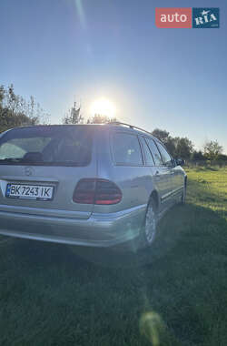Универсал Mercedes-Benz E-Class 2001 в 