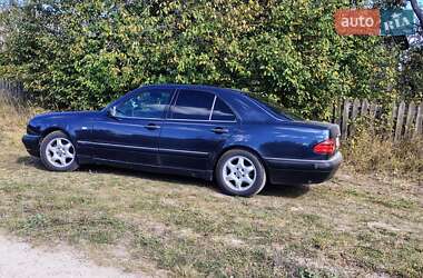 Седан Mercedes-Benz E-Class 1996 в 