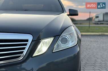 Седан Mercedes-Benz E-Class 2011 в 