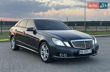 Седан Mercedes-Benz E-Class 2011 в Бродах
