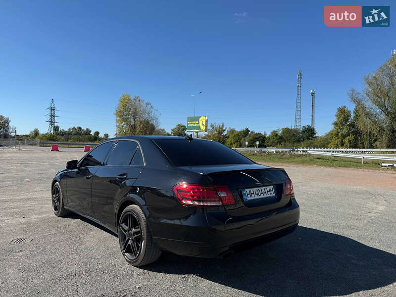 Седан Mercedes-Benz E-Class 2011 в Киеве