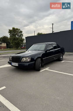 Седан Mercedes-Benz E-Class 1987 в 
