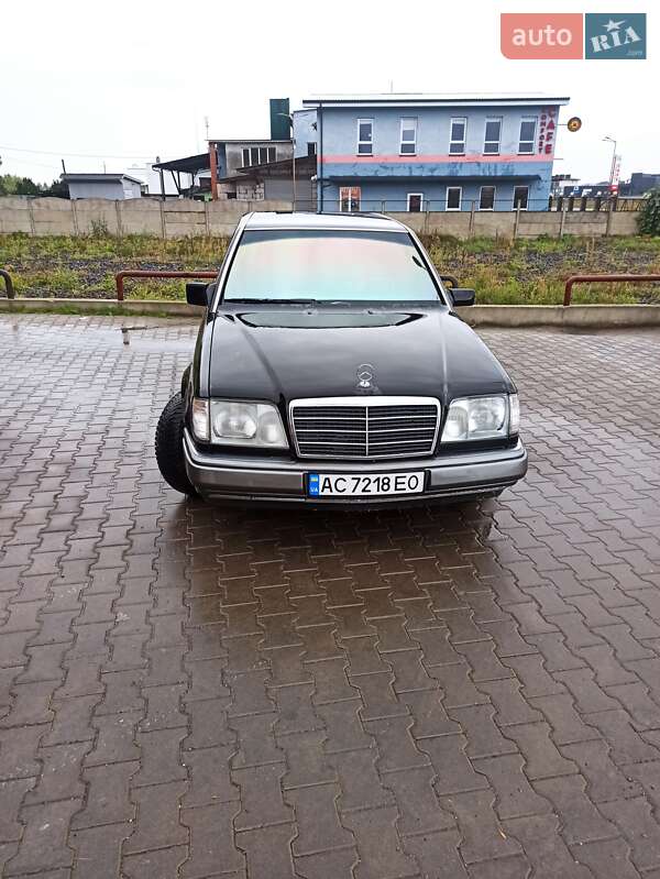 Седан Mercedes-Benz E-Class 1994 в Луцке