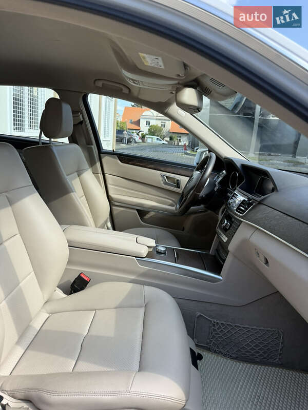 Седан Mercedes-Benz E-Class 2014 в Львове