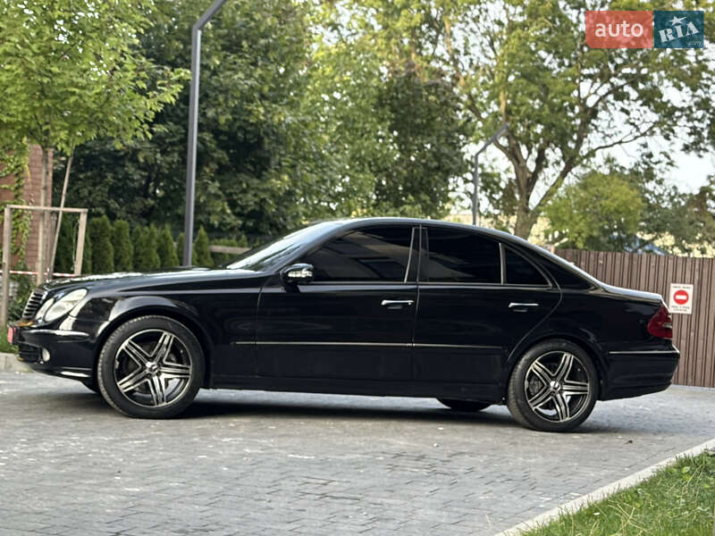 Седан Mercedes-Benz E-Class 2005 в Львове