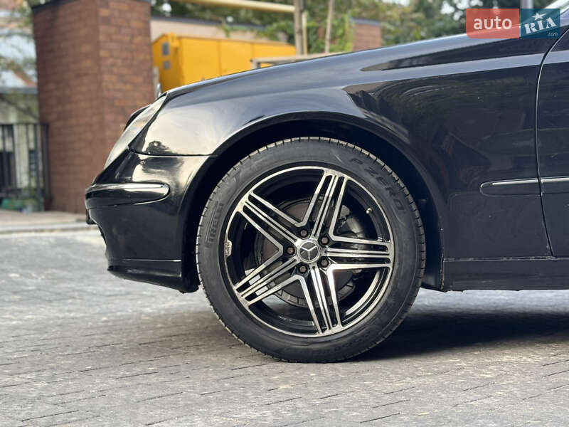 Седан Mercedes-Benz E-Class 2005 в Львове