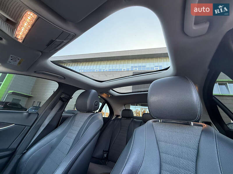 Седан Mercedes-Benz E-Class 2019 в Киеве