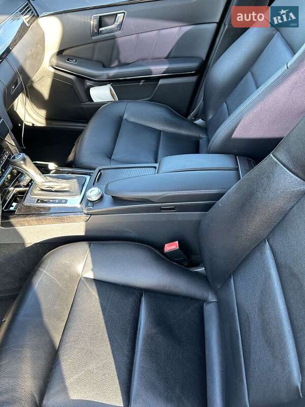 Седан Mercedes-Benz E-Class 2011 в Ровно