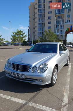 Седан Mercedes-Benz E-Class 2003 в Николаеве