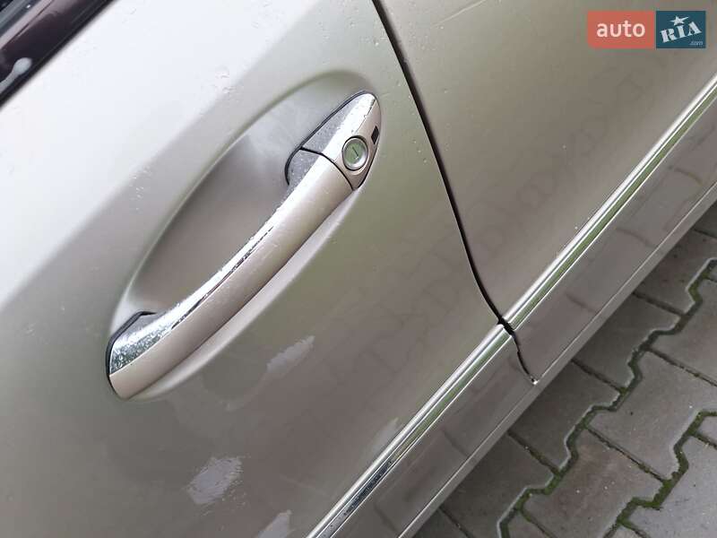 Седан Mercedes-Benz E-Class 2002 в Черновцах