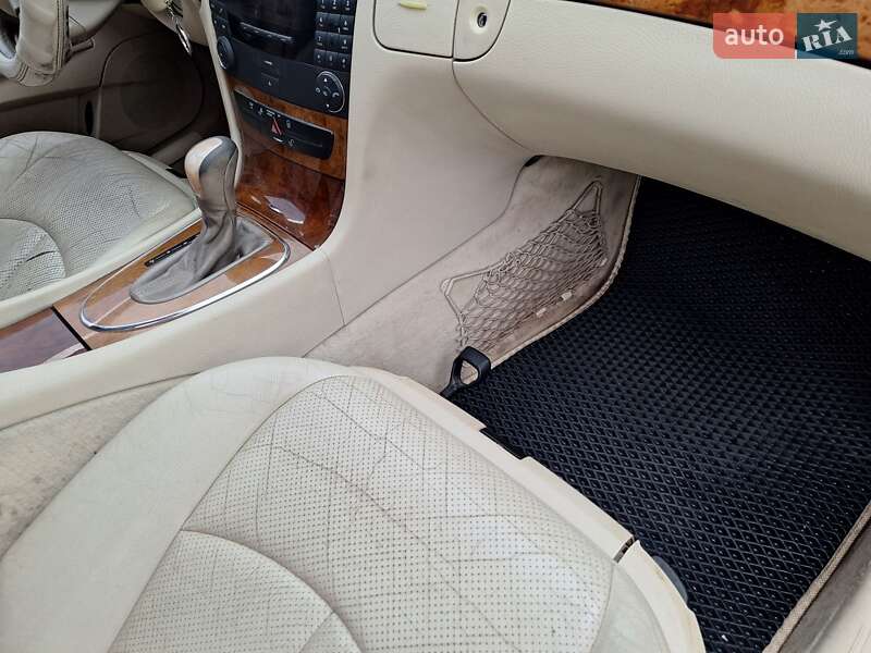 Седан Mercedes-Benz E-Class 2002 в Черновцах