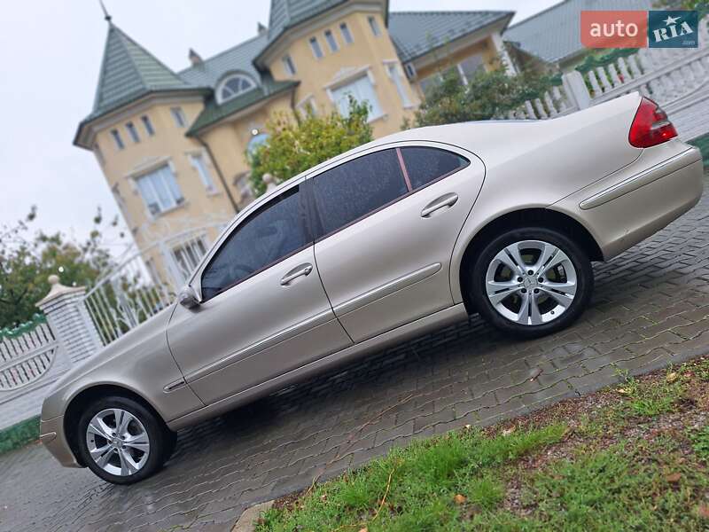 Седан Mercedes-Benz E-Class 2002 в Черновцах