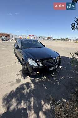 Седан Mercedes-Benz E-Class 2009 в Авангарді
