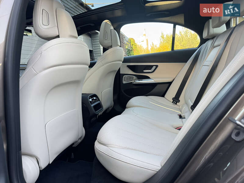 Седан Mercedes-Benz E-Class 2025 в Киеве