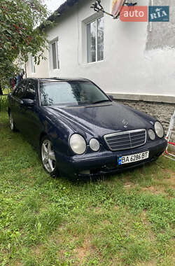 Седан Mercedes-Benz E-Class 2001 в 