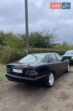 Седан Mercedes-Benz E-Class 2000 в 