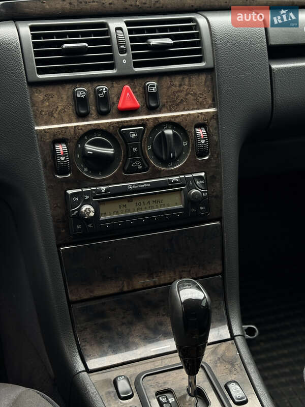 Седан Mercedes-Benz E-Class 2001 в Дрогобыче