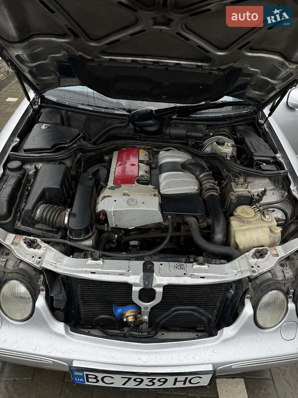 Седан Mercedes-Benz E-Class 2001 в Дрогобыче