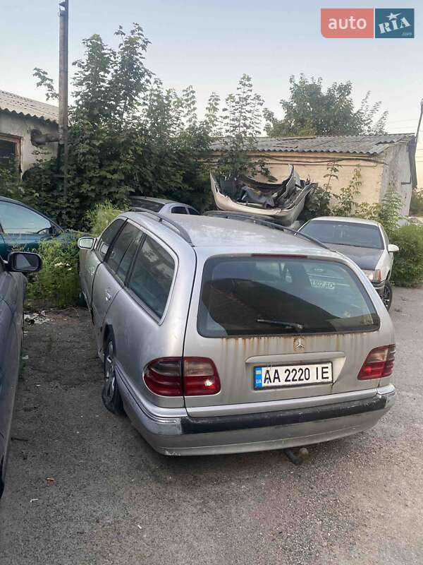 Универсал Mercedes-Benz E-Class 2000 в 