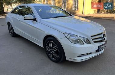 Купе Mercedes-Benz E-Class 2012 в 