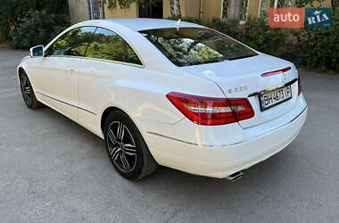 Купе Mercedes-Benz E-Class 2012 в 