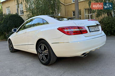 Купе Mercedes-Benz E-Class 2012 в 