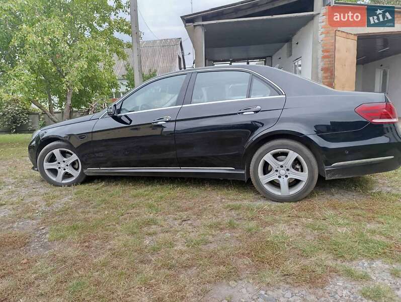 Седан Mercedes-Benz E-Class 2015 в Глобине