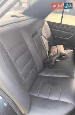 Седан Mercedes-Benz E-Class 1988 в 