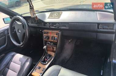 Седан Mercedes-Benz E-Class 1988 в 