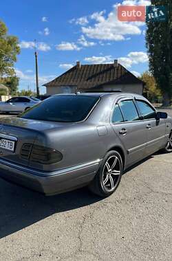 Седан Mercedes-Benz E-Class 1998 в 