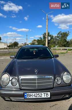 Седан Mercedes-Benz E-Class 1998 в 