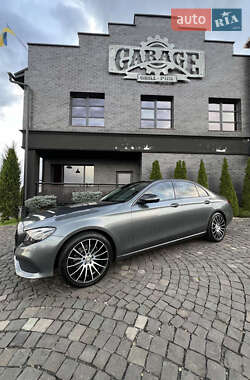 Седан Mercedes-Benz E-Class 2017 в 