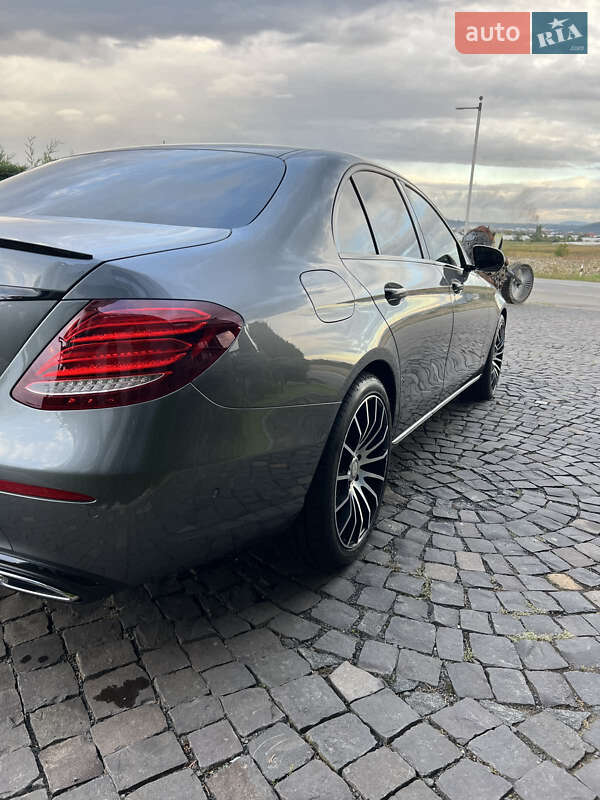 Седан Mercedes-Benz E-Class 2017 в Иршаве