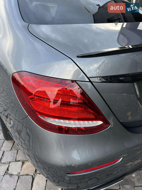 Седан Mercedes-Benz E-Class 2017 в Иршаве