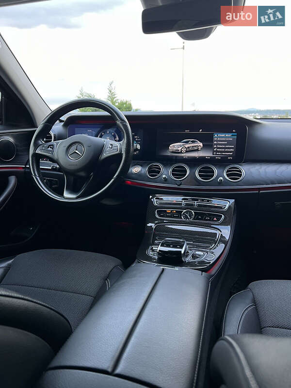 Седан Mercedes-Benz E-Class 2017 в Иршаве