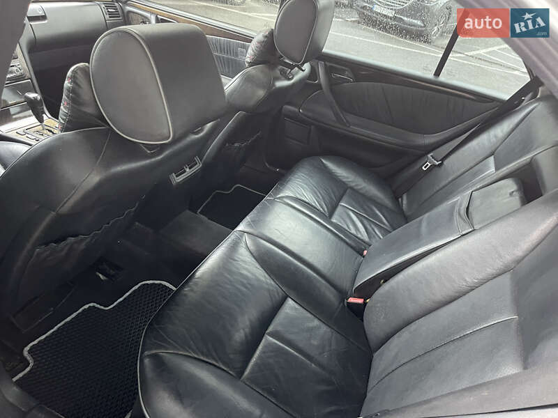 Седан Mercedes-Benz E-Class 2000 в Тернополе