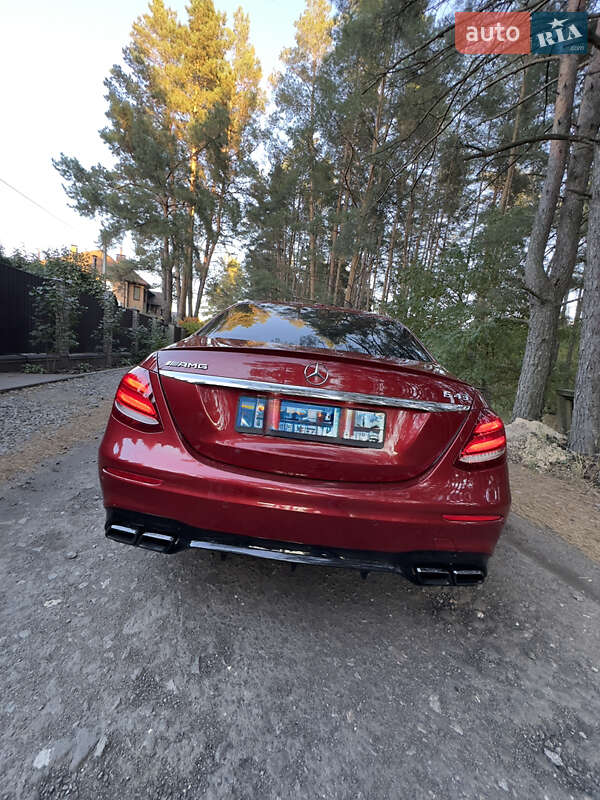 Седан Mercedes-Benz E-Class 2017 в Києві