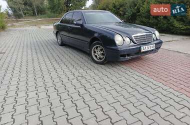 Седан Mercedes-Benz E-Class 2001 в Шепетівці