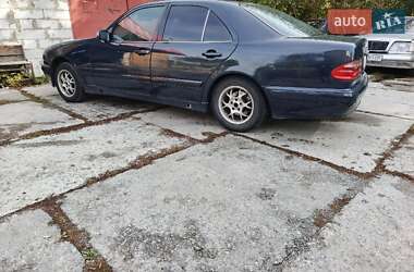 Седан Mercedes-Benz E-Class 2001 в 